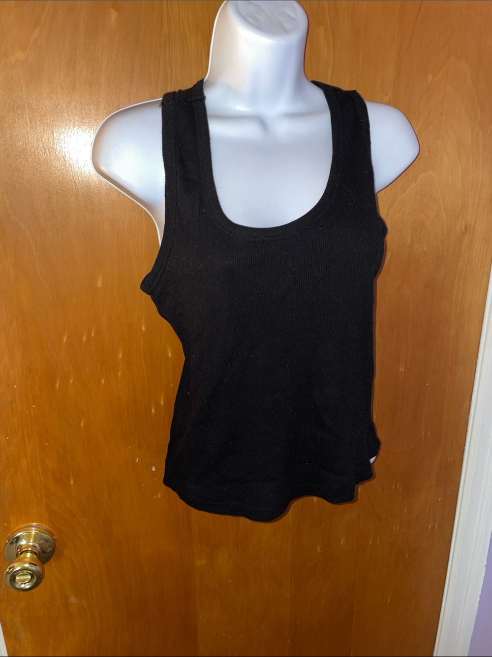 Black Ribbed Tank 🖤 - Picture 5 of 10